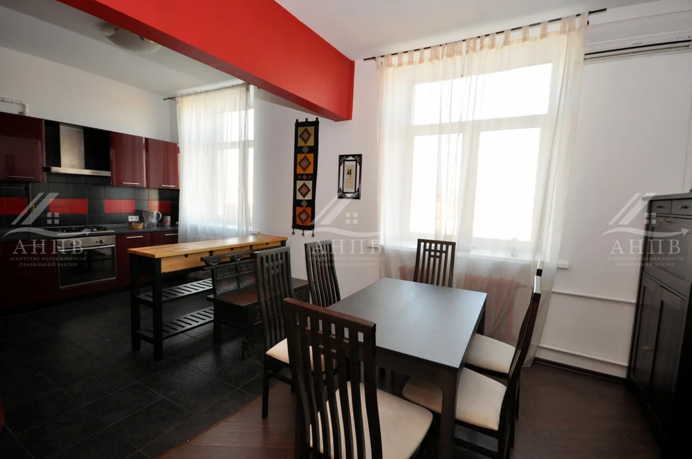 Панорамный вид на центр. Оригинальный дизайн-проект.