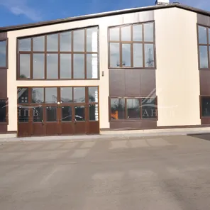 Торговый центр.Общая площадь: 5533 м²