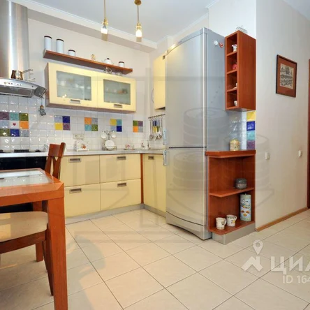 Верхняя Красносельская  34, 3/9 эт. 80 м²